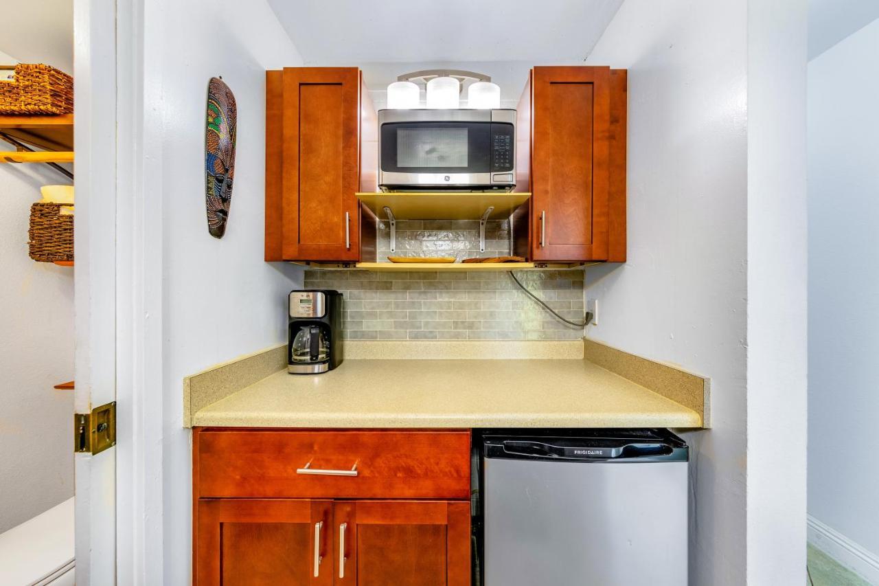 Downtown Hawaiian Paradise Condo With Hot Tub, Pool & Beach - Kona Islander Inn Kailua-Kona Exterior photo